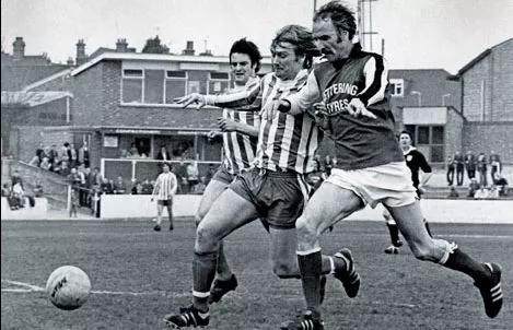 经济控制足球足球与商业广告的记忆碎片