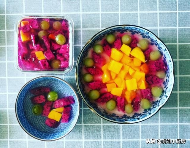 多种水果白凉粉果冻,夏日甜品自制水果白凉粉果冻