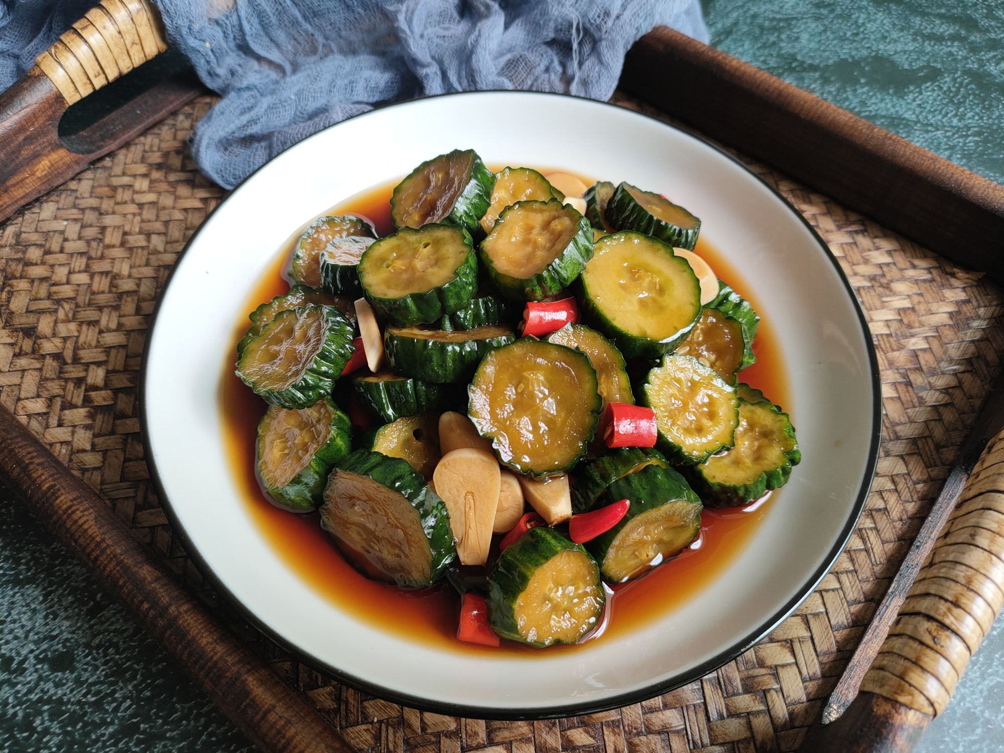 怎么腌黄瓜最好吃又脆又甜,腌黄瓜简单3步自己在家就能做