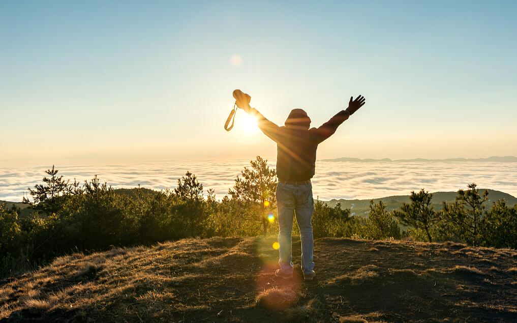 如果在野外迷路了怎么办,野外迷路的正确处理方法