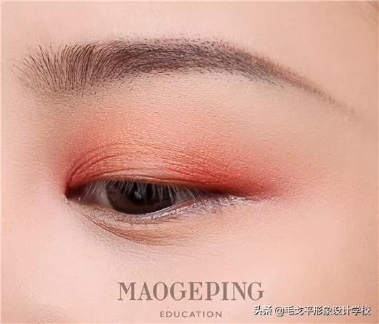 日常眼妆这样画自然清爽更耐看,日常眼妆小技巧三步轻松搞定眼妆