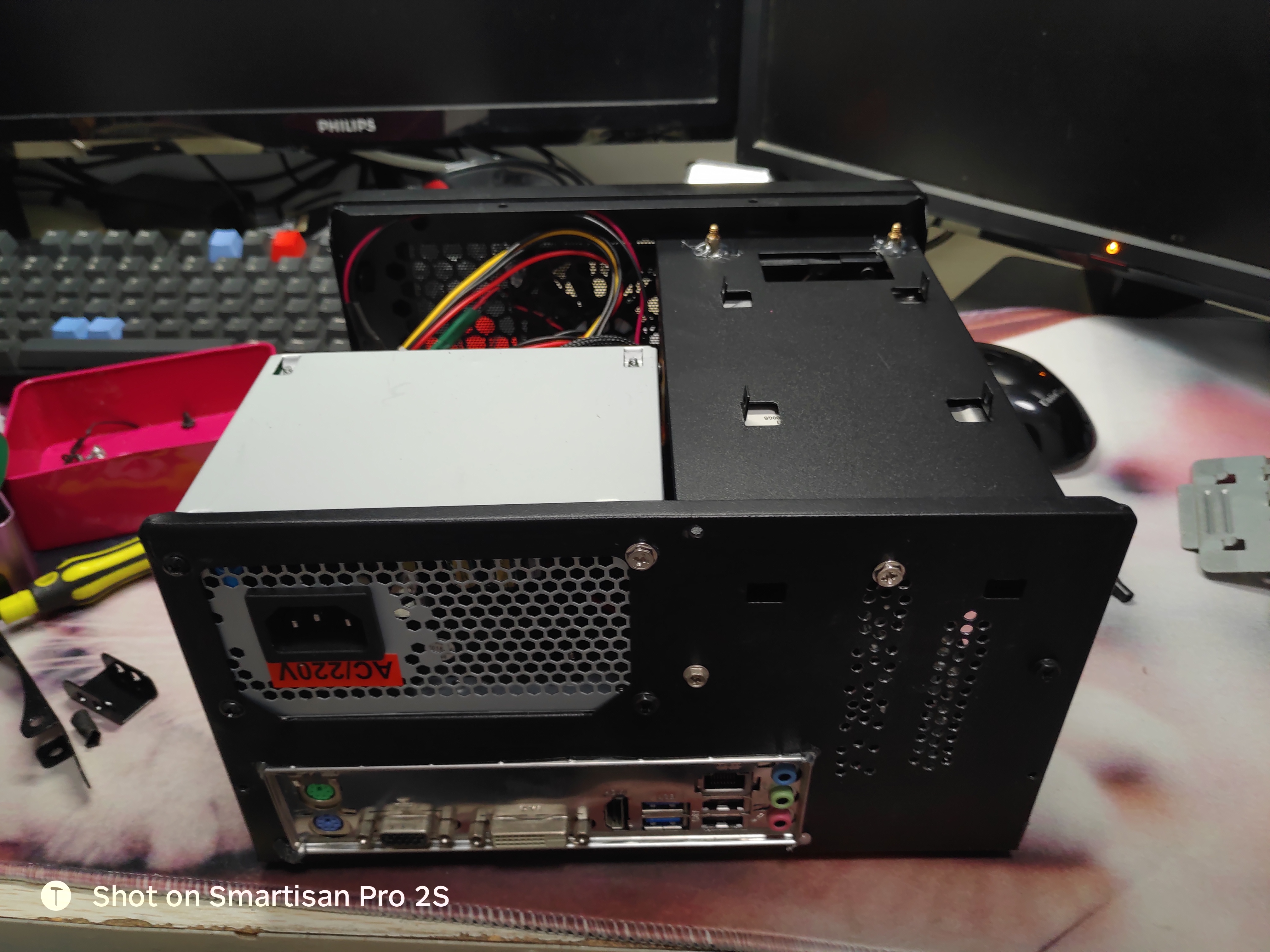 日常捡垃圾：60块包邮sinoc小机箱送电源和音响，真香？