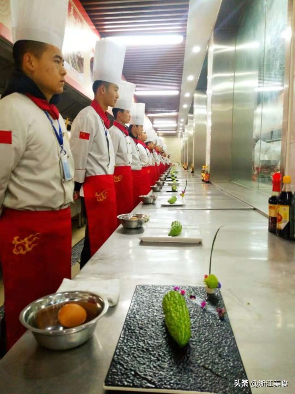 学厨师有哪些就业机会,除了学厨师还有学啥出路