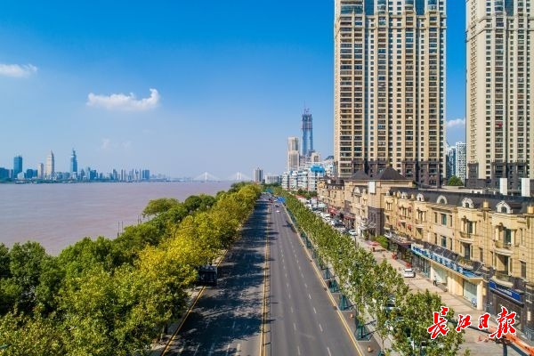 一家三代人志愿者,一家人都是志愿者