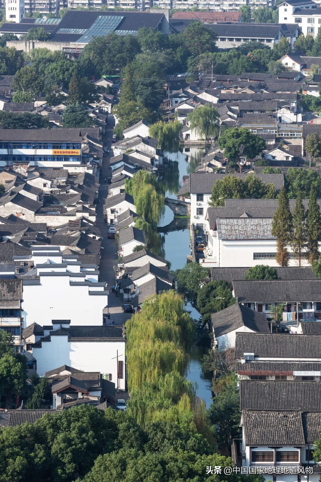 浙江绍兴跟杭州差多远,浙江绍兴和杭州哪个好玩