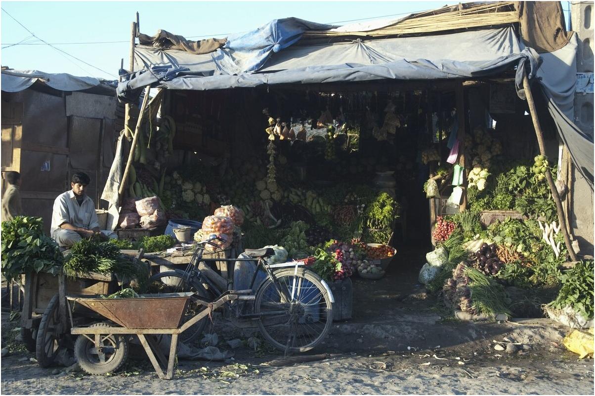 战争前的阿富汗是个什么样的国家,阿富汗跟巴基斯坦是同一个国家吗