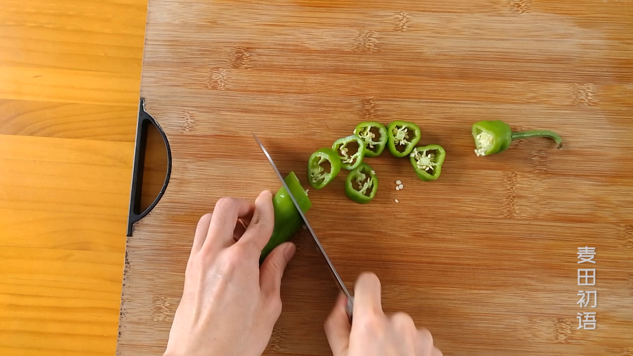 简单易学的披萨饼胚教程,意式超薄披萨饼胚家庭做法
