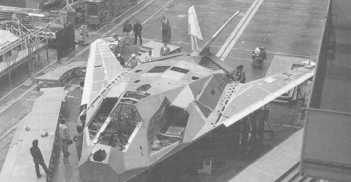 美军f-22战斗机,美军隐形战斗机f117