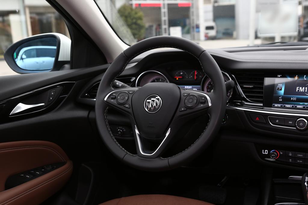 16万的君威贵吗,16万买别克