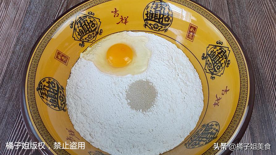 电饭锅不要只煮米饭了，教你用“电饭锅蒸馒头”，吃一次就上瘾