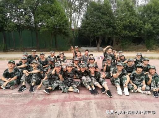 飒爽英姿展军训风采,飒爽英姿军训展风采