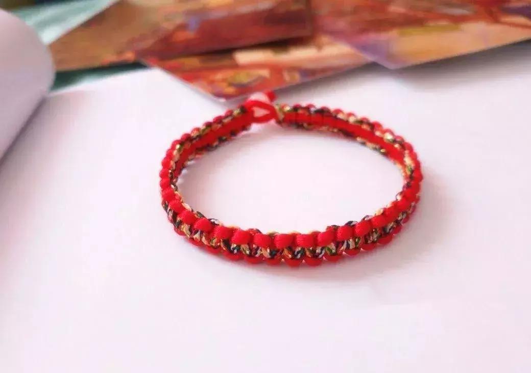 本命年红绳可以左右手都戴吗,本命年红绳戴哪只手女生