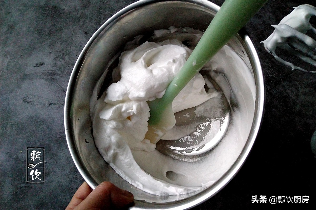 做好的蛋糕放凉容易塌陷,为什么做的蛋糕塌陷和不蓬松