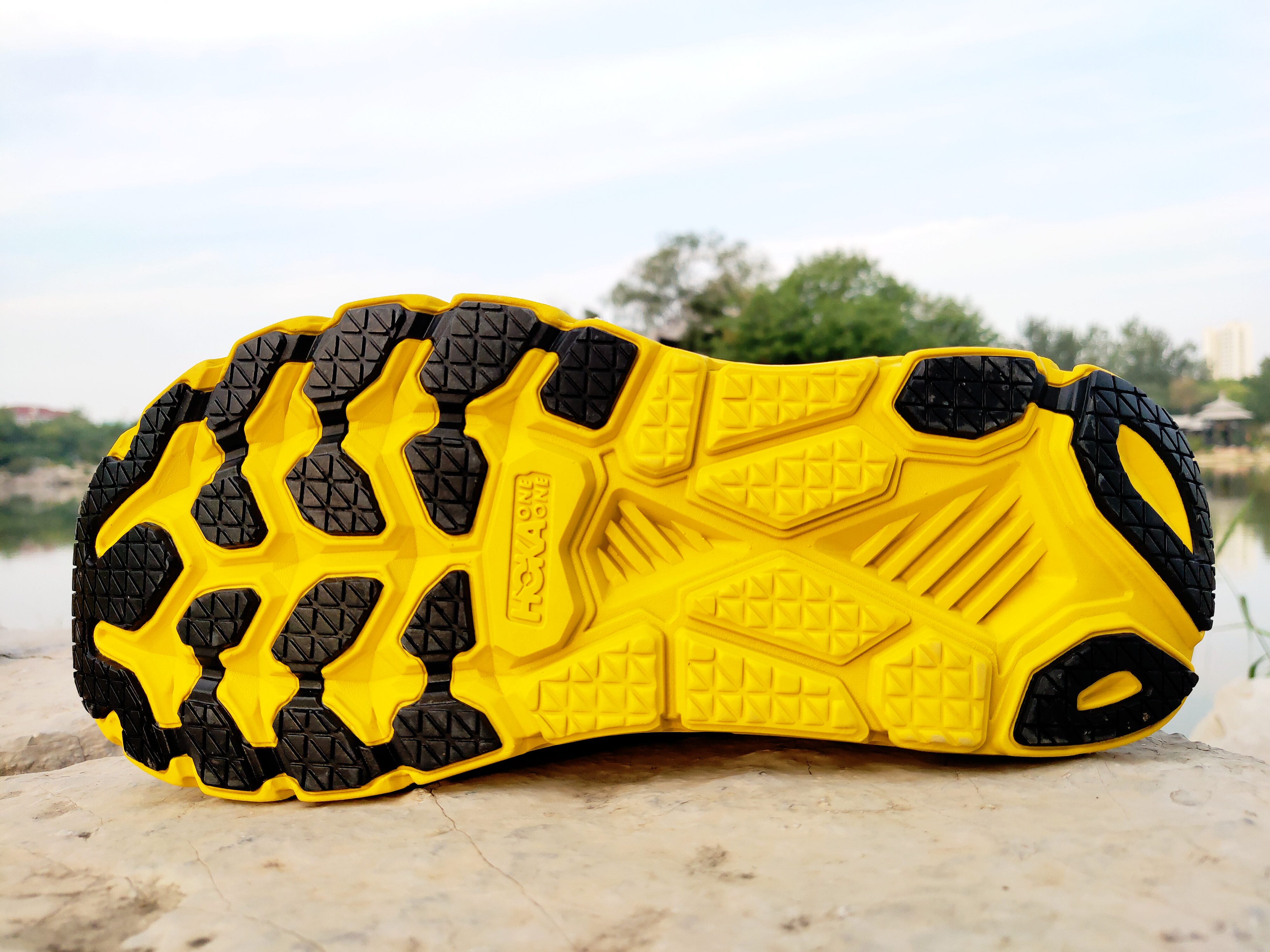 hoka克里夫顿跑鞋测评真假,稳定支撑缓震跑鞋评测