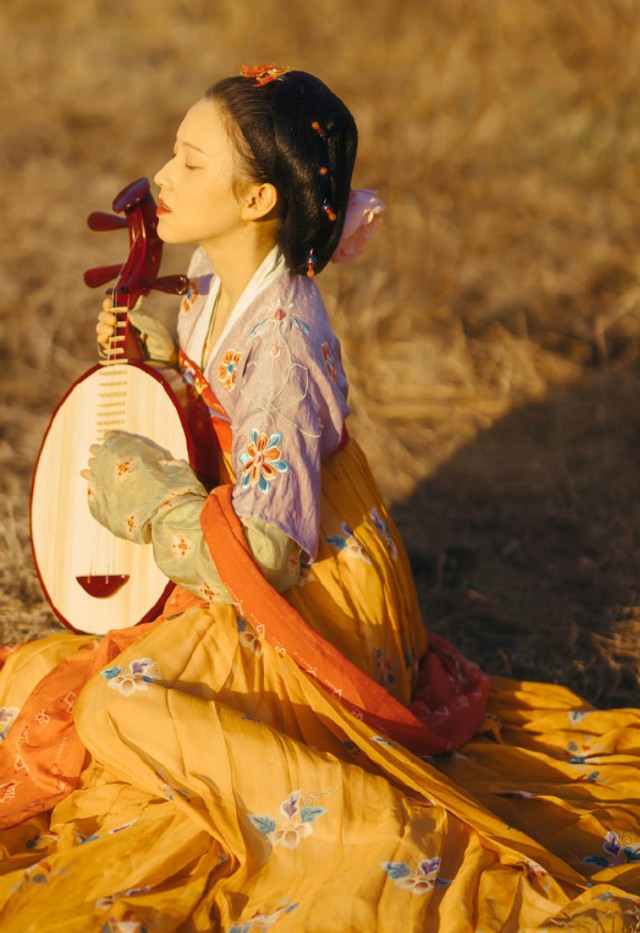 七绝二首春韵,七绝云淡天高好句子