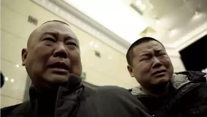 岳云鹏连续13年为郭德纲庆生,郭德纲岳云鹏在同龄人中成就