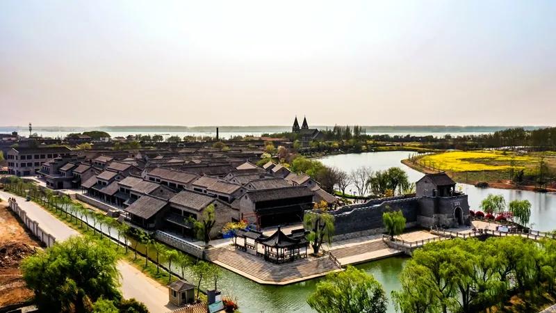 榛勯噾鏃洪摵鎷涜繙,榛勯噾鏃洪摵闅嗛噸鎷涘晢