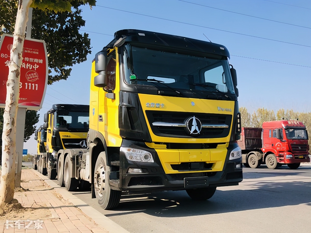 北奔重卡牵引车自重多少斤,北奔v3重载版前四后八自卸车