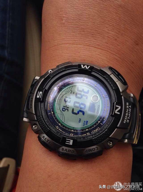 卡西欧复古小银表佩戴方法,卡西欧登山表上手效果