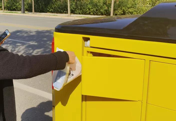 扫码下单，无人车送餐！美团MAISHOP全国首店开业，快来石景山首钢园体验一下～