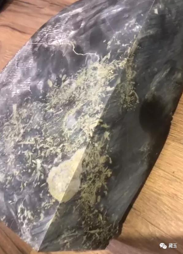 青花籽料山料和籽料,俄料籽料和山料籽料的区别