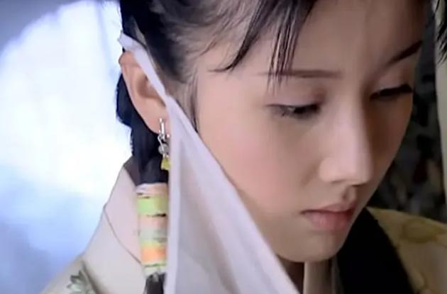 裴佩十八岁的天空,18岁的天空裴佩老师图片