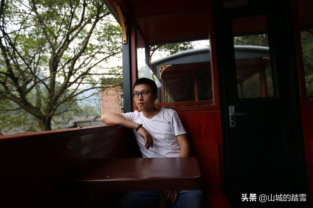 乐山嘉阳小火车值得去吗,嘉阳小火车与乐山大佛相隔多远