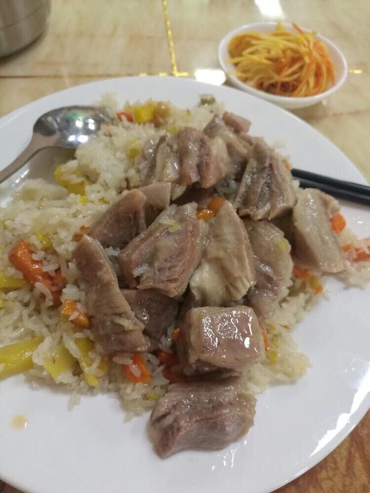 乌鲁木齐的哪个地方抓饭好,乌鲁木齐市抓饭好吃的店