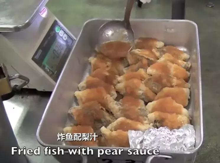 日本小学10元钱的午餐,日本学生午餐10元一个