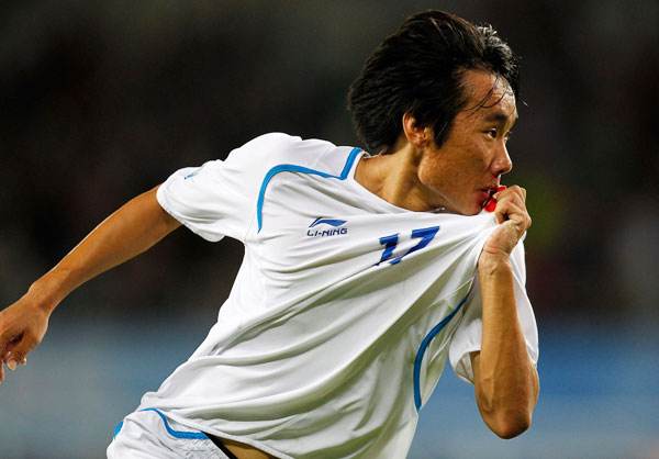 昔日泰达蒿俊闵接班人今在餐饮队踢野球一战成星后即刻陨落