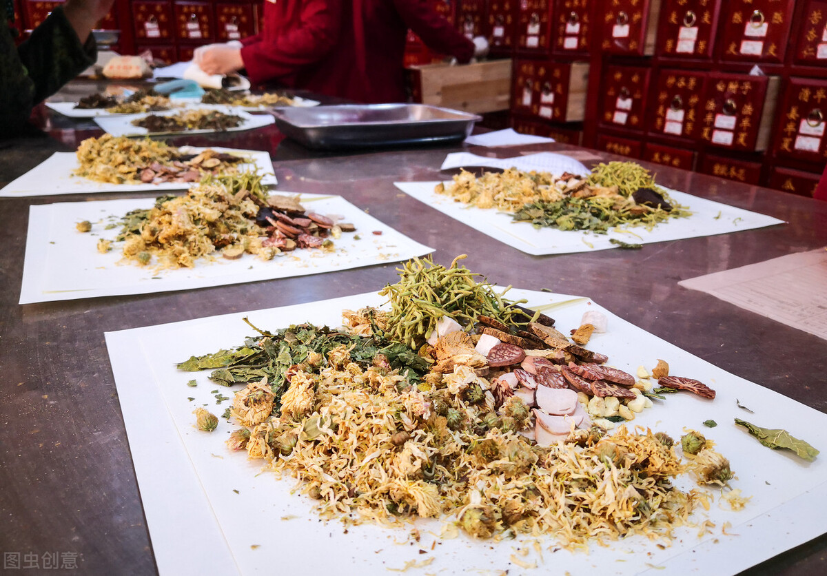 加减半夏泻心汤治疗肚子胀,半夏泻心汤治疗下腹坠胀医案