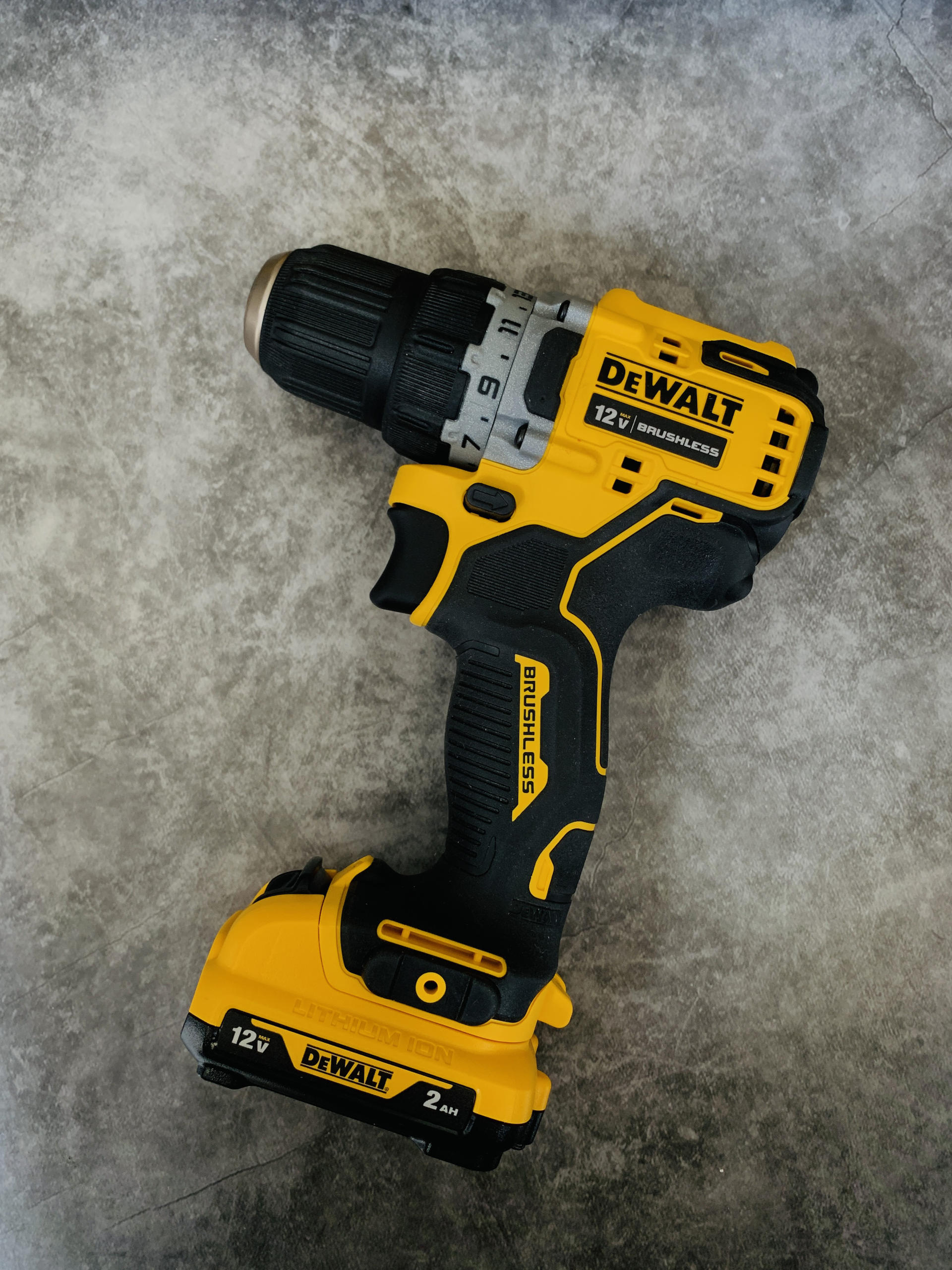 得伟电钻dcd701充满电要多久,得伟锂电钻测评