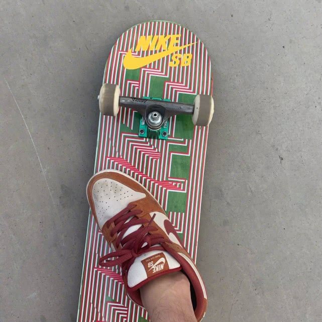 谁说王一博只是赛车男孩，除了摩托车和头盔，他还有个烧钱的爱好