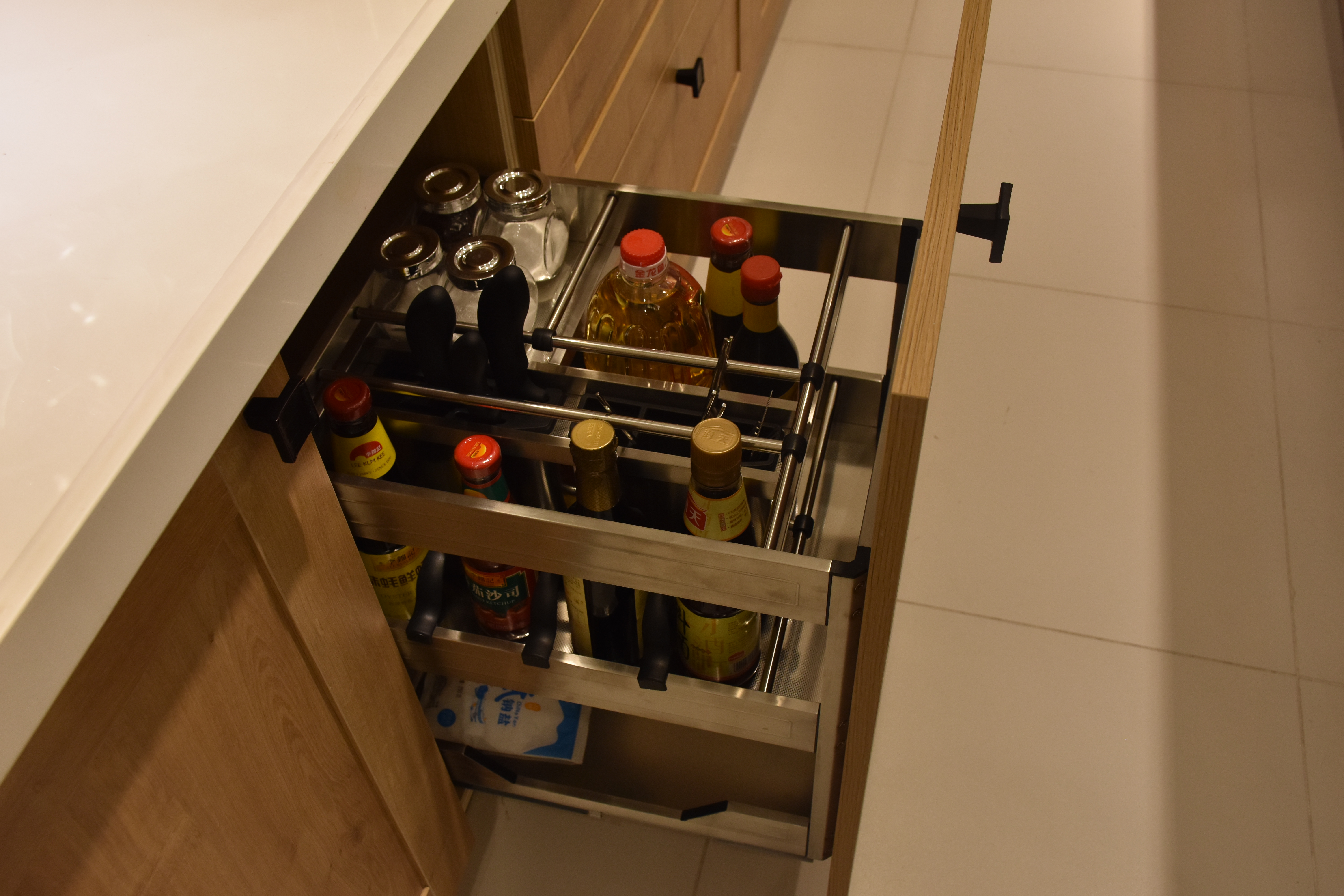 2022年厨房橱柜设计效果图,2021厨房最流行l型橱柜设计