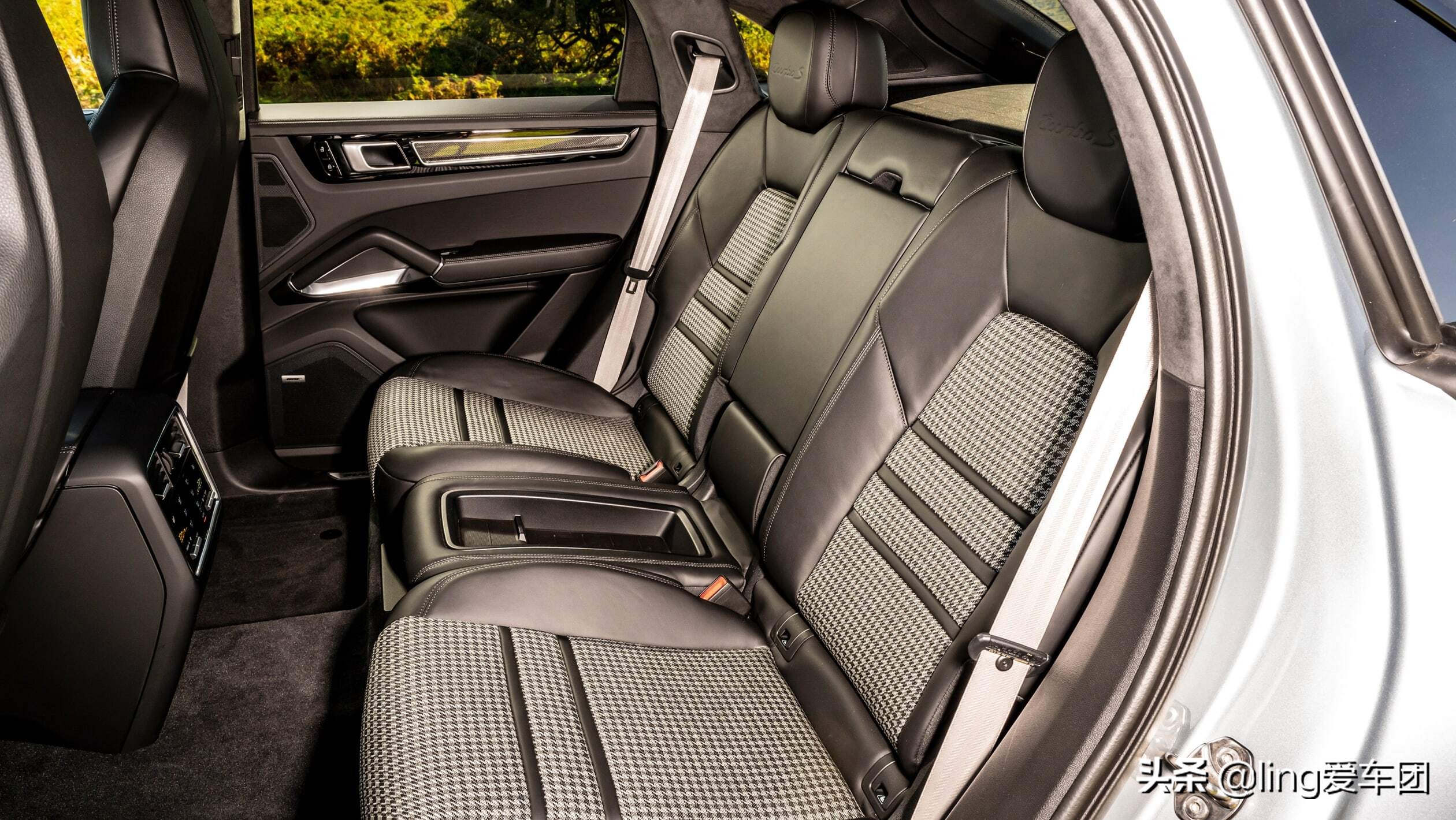 保时捷小卡宴2021款报价及图片,2023款保时捷卡宴中大型suv