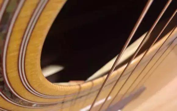 去琴行怎么选一把好吉他,琴行进货哪些吉他比较好