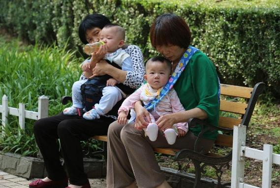 两岁多小孩不会说话听力有障碍,怎么知道2岁宝宝听力正常