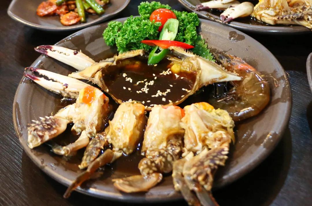 生蟹的正确做法,生蟹怎么吃好吃