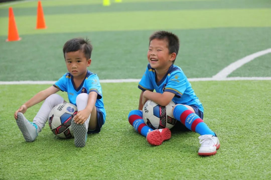 参加夏令营结营送什么呢,夏令营第一季