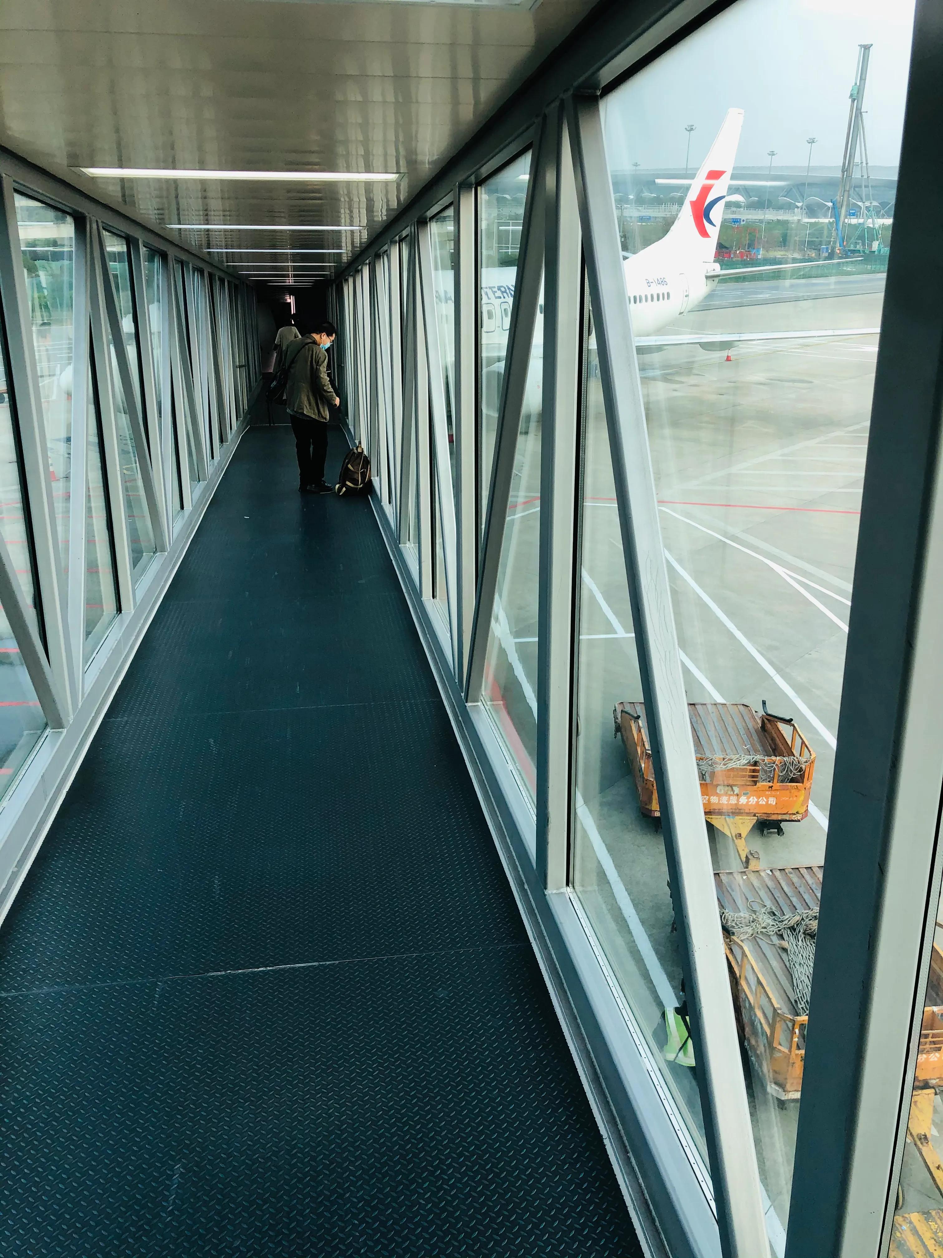 南航东航金卡,广州机场东航贵宾厅