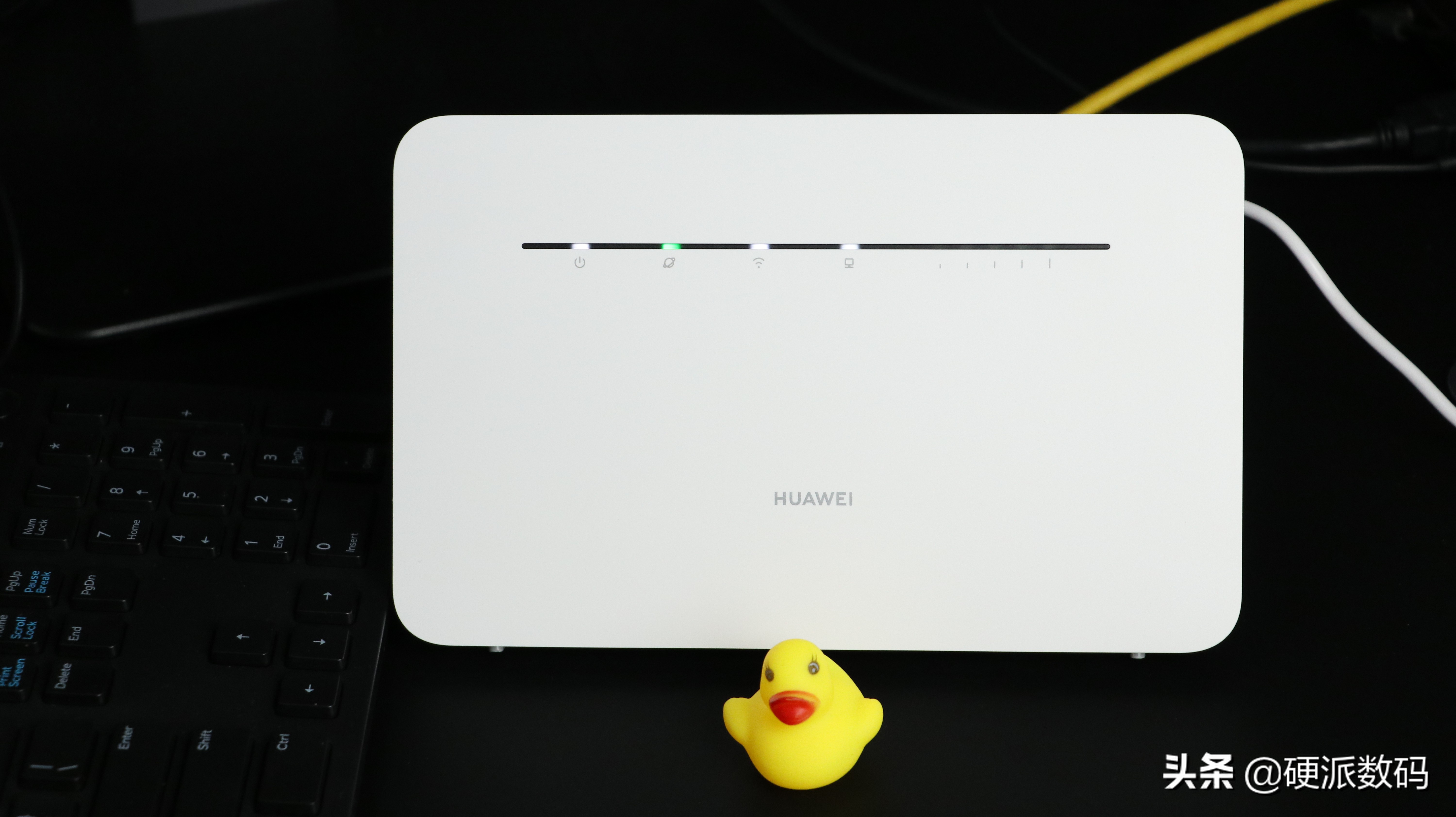 华为4g路由2pro开箱评测与拆解,华为旗下的4g路由2pro测评