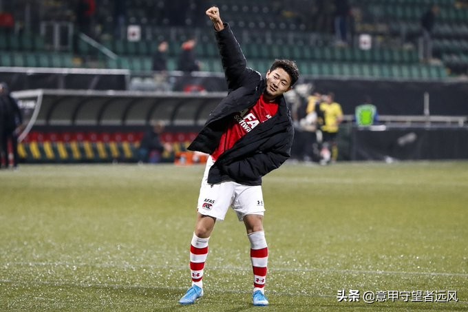 荷兰劲旅5年合同签日本超新星更多菅原让中国足球被甩远