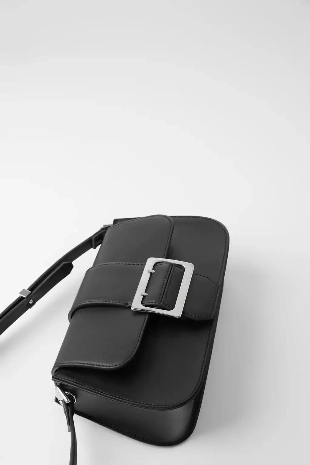 奶奶都嫌丑的包被Jennie背过后，有半个地球的时尚博主疯狂求同款