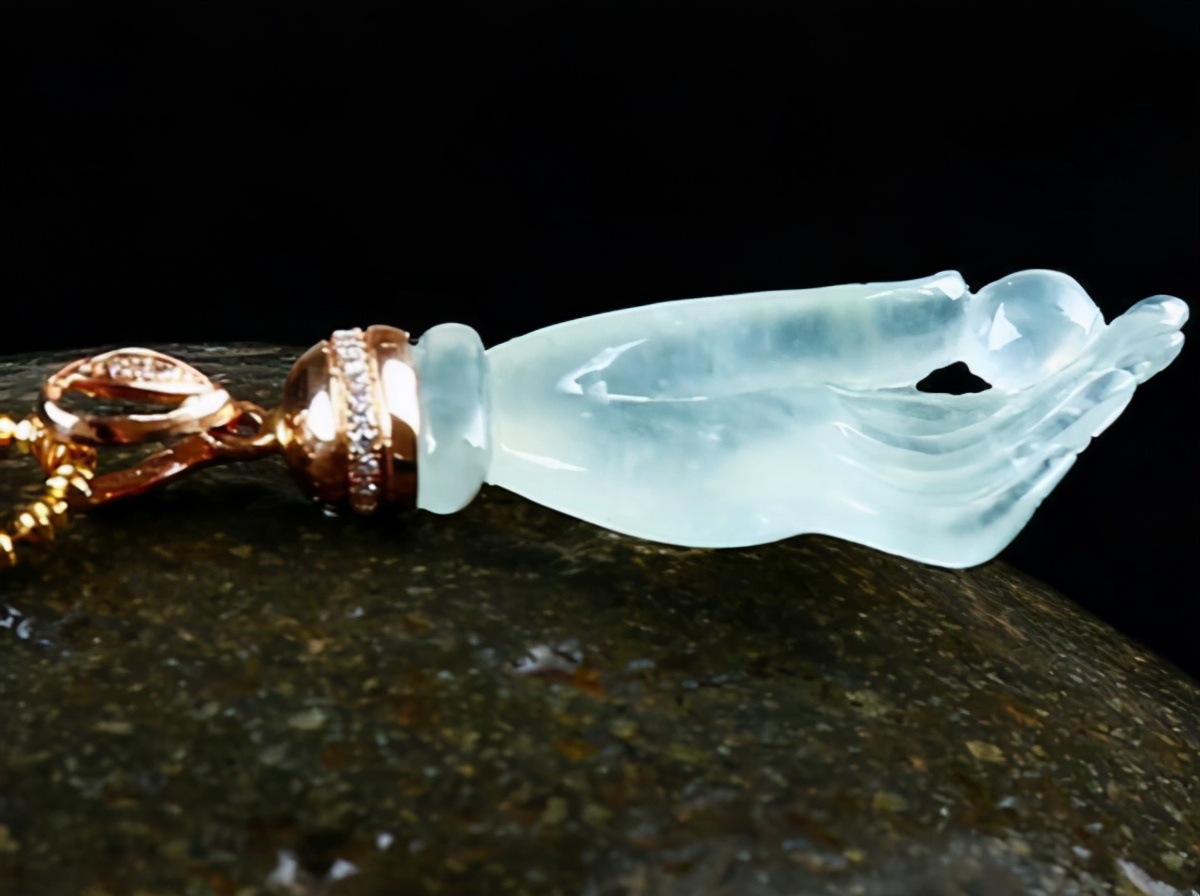 玉雕掌上明珠佛手寓意,玉雕佛手的寓意和象征是什么