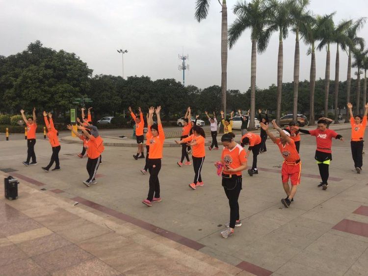 相逢是歌相聚是缘你我同行下句,相逢是缘相聚是情诗