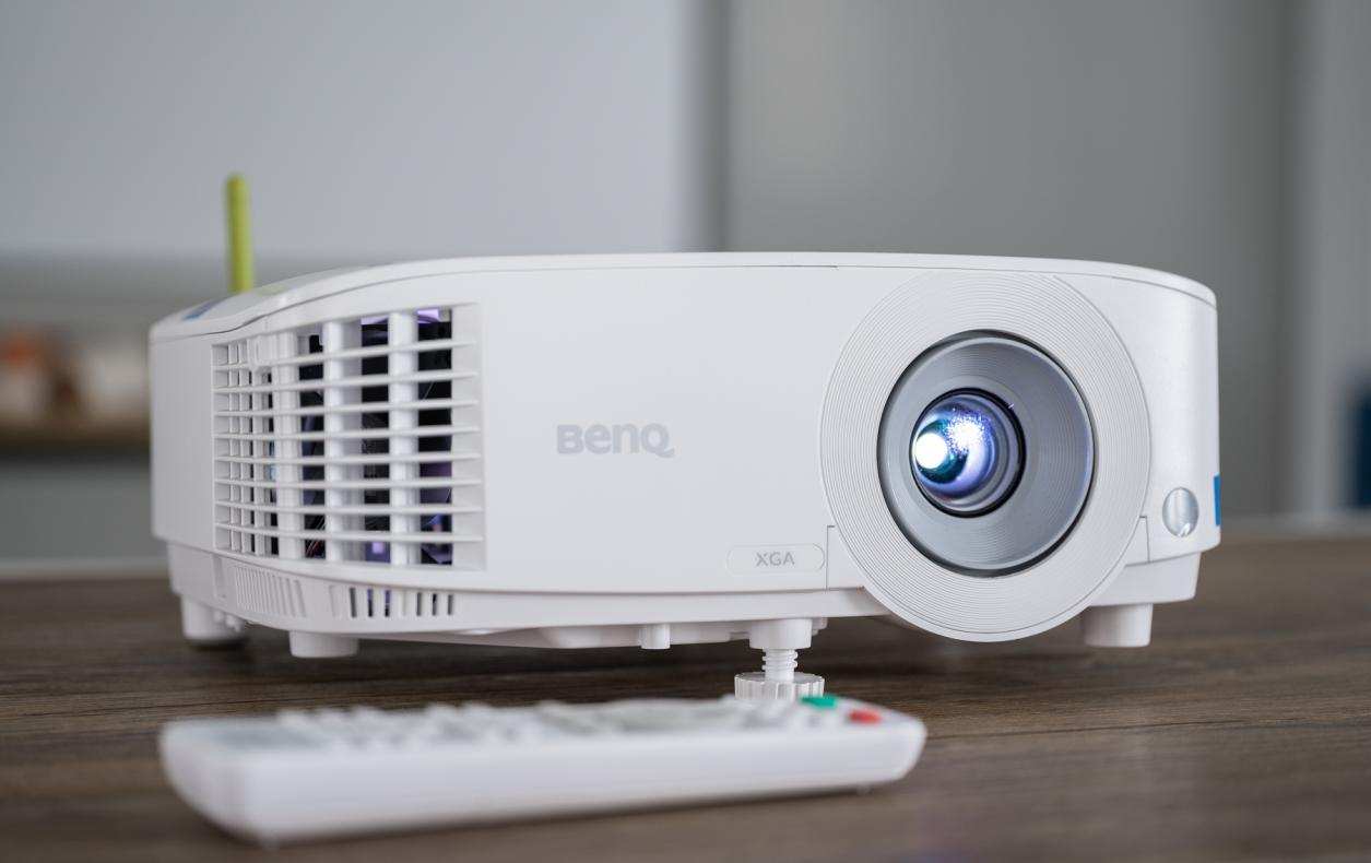 明基投影仪e520使用,明基e520智能办公投影仪上手体验