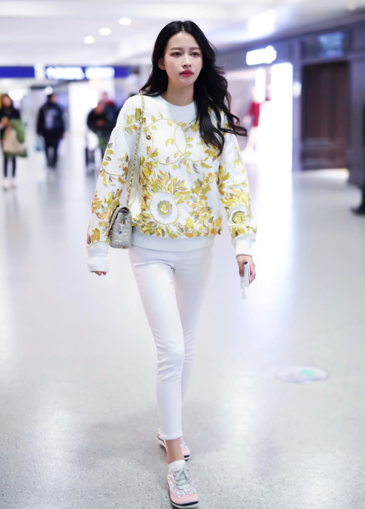 孙怡穿卫衣瘦成纸片人,孙怡太瘦了