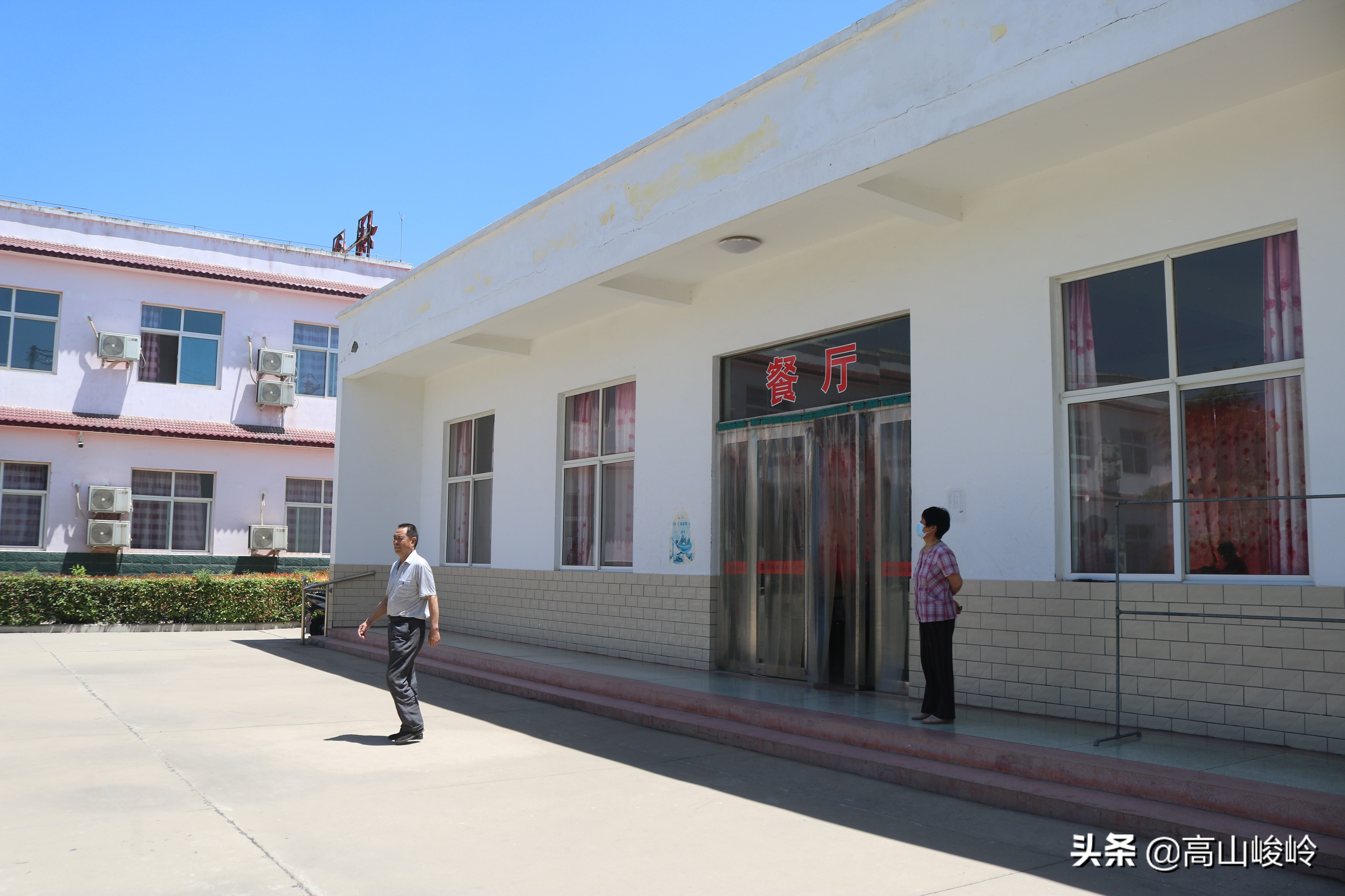 慈善家刘章俊(记者:乔望键张孟强摄/文)