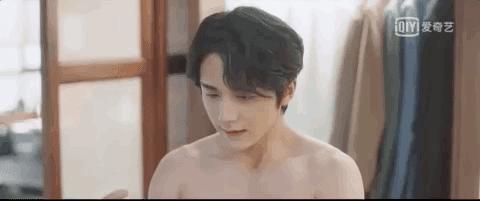 羞耻爆表！这男星演少女太上头，看得我藏在被窝连刷10集