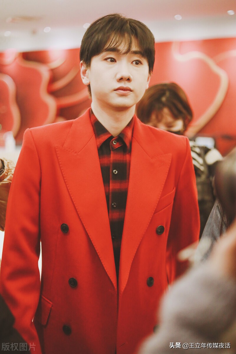 汪苏泷弗斯特专辑销量,汪苏泷微微一笑很倾城领奖现场